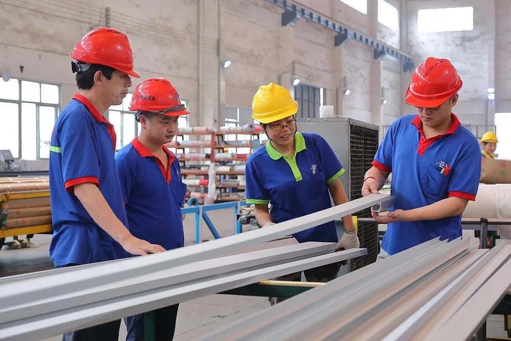 中亞丨九九重陽(yáng)節(jié)，濃濃敬老情——向老員工致敬(圖3)